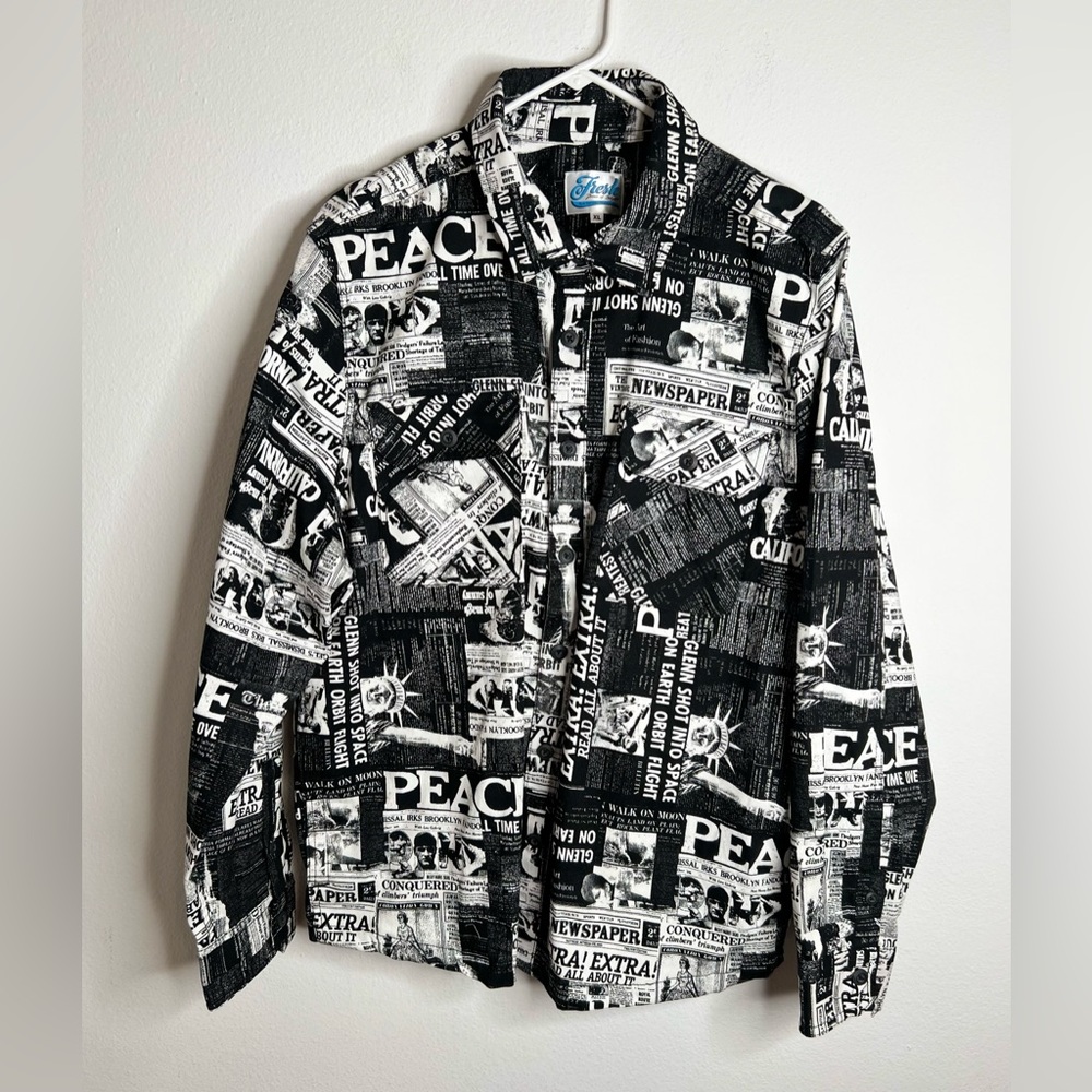 Fresh Prints of Bel-Air Mens Shirt Black /white Neuspaper Print Button Up Size L